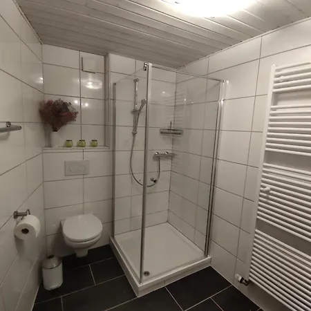 Seereif Im Erdgeschoss Und Seeklein Im Souterrain Apartment